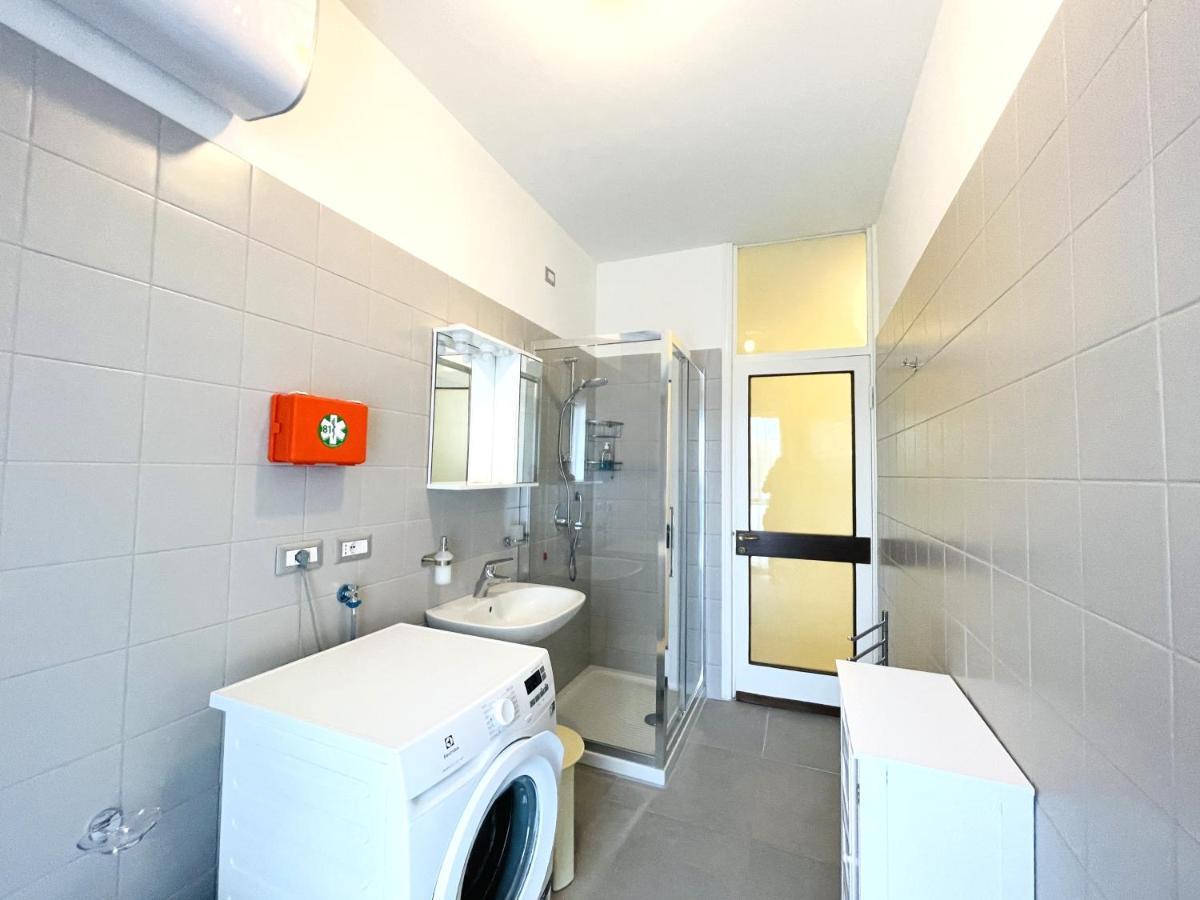 Accomodo Mib27 Bivano Centrale Vila Milão Exterior foto